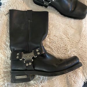 Men’s Victory Motorcycle Boots, size 13 US, fit husband who wears a 14.